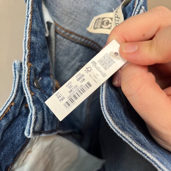 NEW Madewell Plus Curvy Low-Slung Straight Jeans in Palmina Wash- 14W - Picture 3 of 7